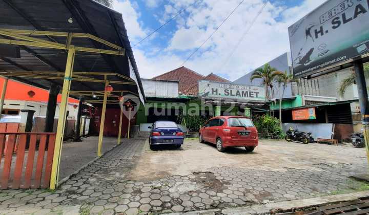 Premium Location Business Space on Supratman Street, Near Riau Street