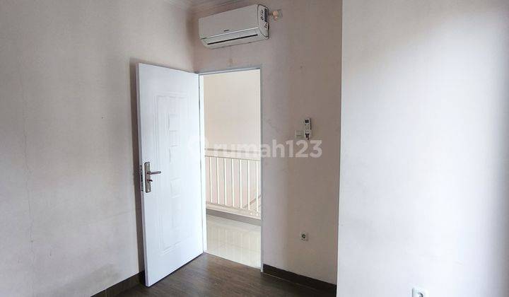 Rumah Cantik 2 Lantai Minimalis Siap Huni Di Komplek Sayap Sudirman  1