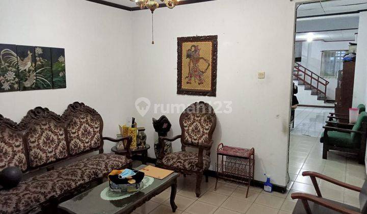 Dijual Rumah Klasik 2 Lantai Sayap Pahlawan 2