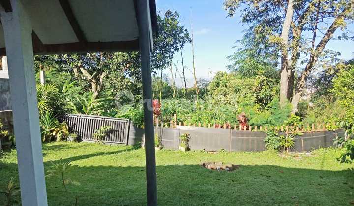 For Sale: Serene House with Spacious Yard in Awiligar Area, Near Cigadung 2
