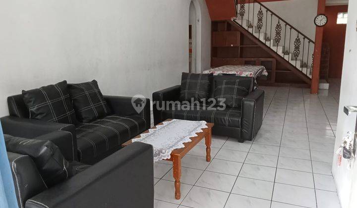 Disewakan Rumah Luas Strategis Komplek Dekat Tubagus Ismail 1