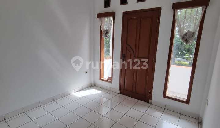 Rumah Besar Luas Asri Gegerkalong