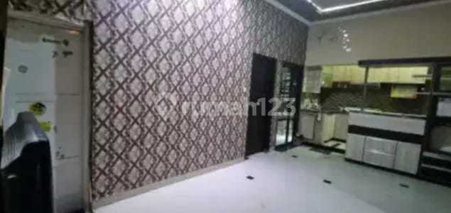 Disewakan Rumah Modern Strategis Main Road Dekat Tubagus Ismail