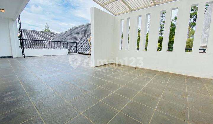 Villa House with Large Yard in Lembang, West Bandung 2