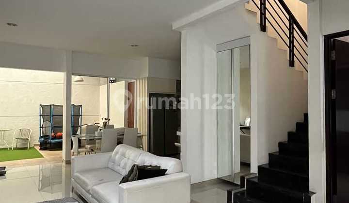 Dijual Cepat Rumah Cantik Area Setramurni Dekat Tol Pasteur 2