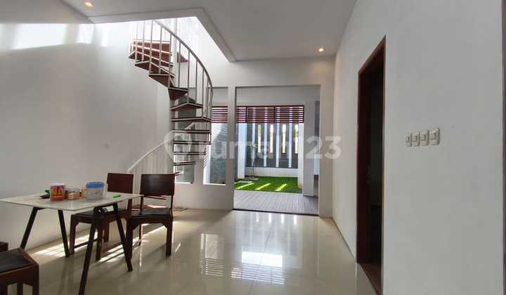 Rumah Baru Renov Modern Minimalis Berada Dalam Komplek Dekat Kampus Itb Rumah Baru Renov Modern Minimalis Berada Dalam Komplek Dekat Kampus Itb