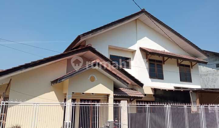 Disewakan Rumah Luas Taman Holis