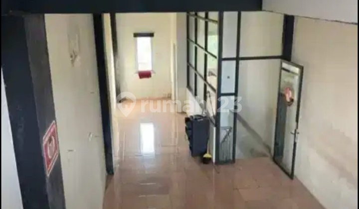 Shop House on Swadaya Street in Kemuning Shop House on Swadaya Street in Kemuning