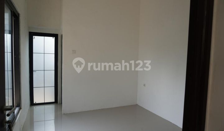 Rumah Modern 15 Menit ke RS Kartika Husada Jatiasih Dibantu KPR J35617 2