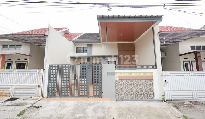 Rumah 15 Menit ke Summarecon Mall Bekasi SHM Dibantu KPR J-35822 Rumah 15 Menit ke Summarecon Mall Bekasi SHM Dibantu KPR J-35822