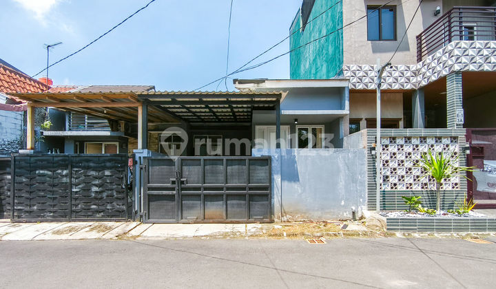Rumah 10 Menit ke Trans Studio Mall Cibubur Hadap Utara Dibantu KPR J-37745