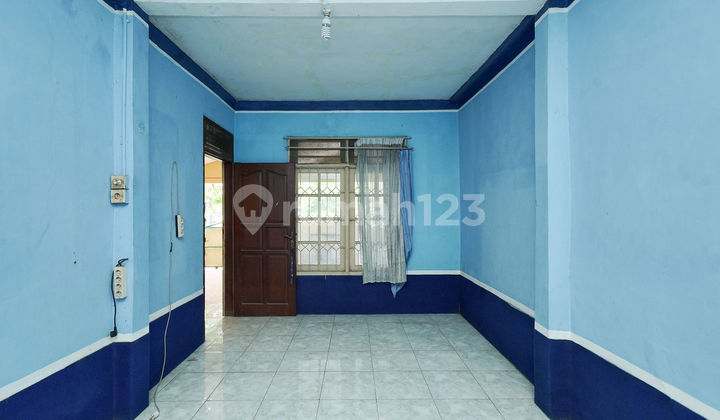 Ready-to-Occupy House, 9 Minutes to Kartika Husada 2 Hospital, 2 Floors, Flood-Free J38759