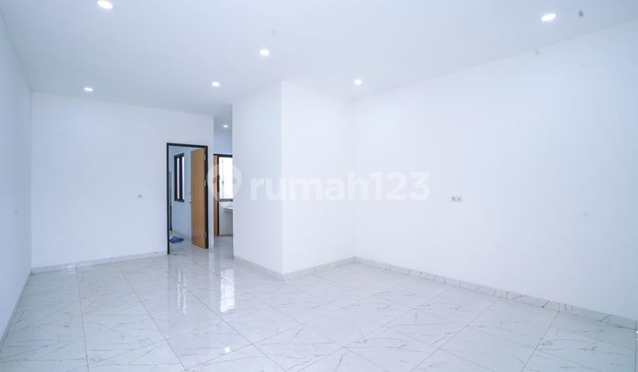 Rumah Strategis 12 Menit ke Gerbang Tol Limo 2 Dibantu KPR J-36869 2