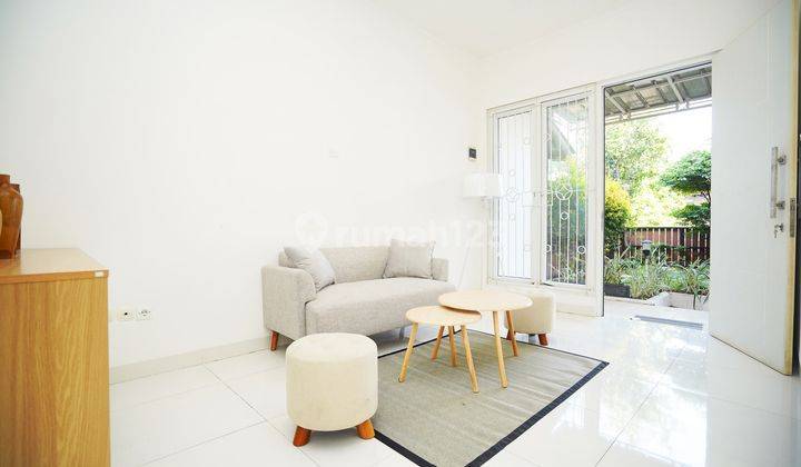 Rumah 2 Lantai Bagus Furnished SHM di Sukatani, Depok 9