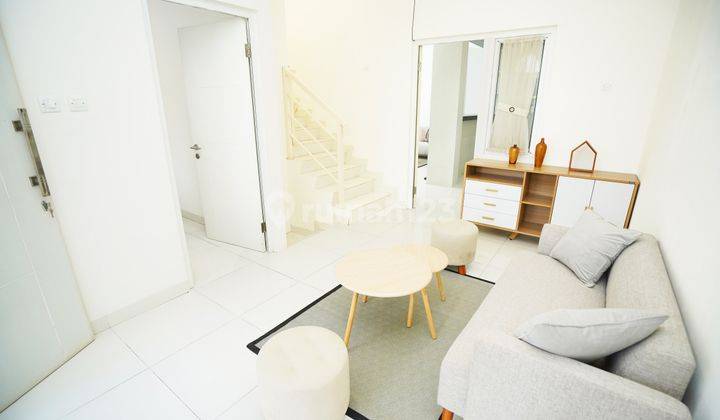 Rumah 2 Lantai Bagus Furnished SHM di Sukatani, Depok 24