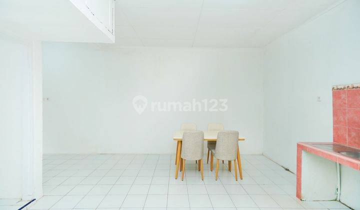 Rumah Strategis dekat Mall dan Sekolah di Bekasi Sudah Renov Semi Furnished J15962 2