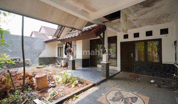 Rumah SHM LT 240 Hadap Selatan Harga Nego 10 menit ke Living Plaza Jababeka J18122 1