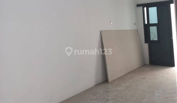 Rumah 10 menit ke Mall Grand Metropolitan Bekasi Bebas Banjir Harga Nego J21076 2