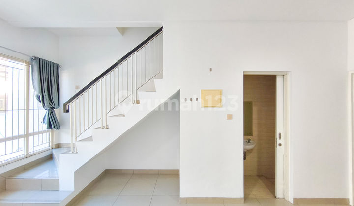 Rumah Minimalis 2 Lt 9 Menit ke Terminal Serpong Park Hadap Timur J37162 2