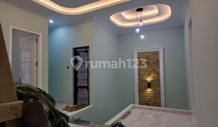 Rumah Cantik SHM 9 Menit ke Stasiun Lenteng Agung Dibantu KPR J34570 2