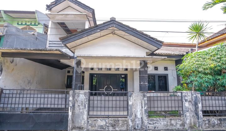 Rumah Luas 4 Kamar 9 Menit ke Gerbang Tol Cisalak 1 Hadap Timur J28269 Rumah Luas 4 Kamar 9 Menit ke Gerbang Tol Cisalak 1 Hadap Timur J28269