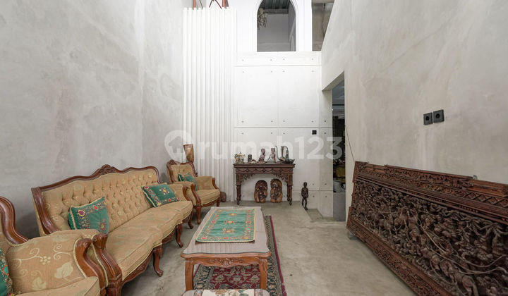 6-Bedroom House 10 Minutes to Klender Baru Station Ready to Occupancy J41529 2