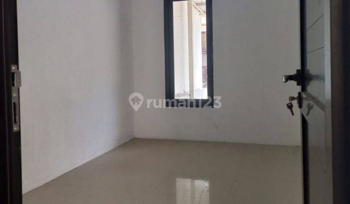 Rumah 10 menit ke Mall Grand Metropolitan Bekasi Bebas Banjir Harga Nego J21076 2