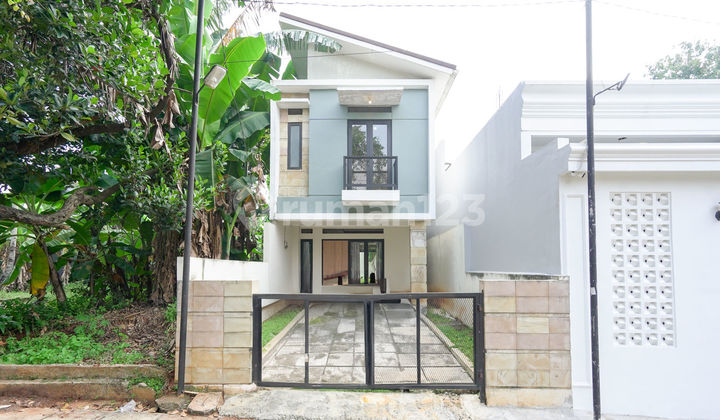 Beautiful Strategic House 8 Minutes to Mitra Keluarga Cibubur Hospital, Eligible for Mortgage J32869