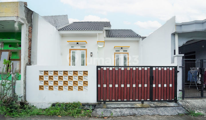 Rumah Strategis 15 Menit ke RS Mustika Medika 2 KT Hadap Utara J37293 Rumah Strategis 15 Menit ke RS Mustika Medika 2 KT Hadap Utara J37293