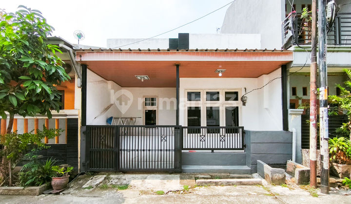 SHM Flood-Free House 14 Minutes to Summarecon Mall Bekasi with KPR J-35780 Assistance