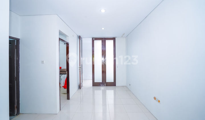 Rumah Strategis di Depok 10 Menit ke Stasiun 1 Lantai Siap Huni J41702 2