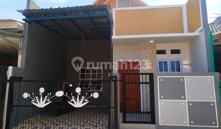 3 BR House Strategic Access Near Bekasi Station North Facing J38651