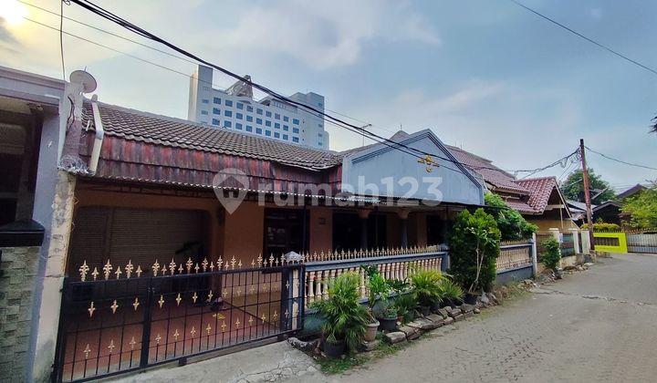 Rumah Hadap Timur 5 Kamar Tidur 9 Menit ke Lagoon Avenue Mall Bekasi J-35394 1