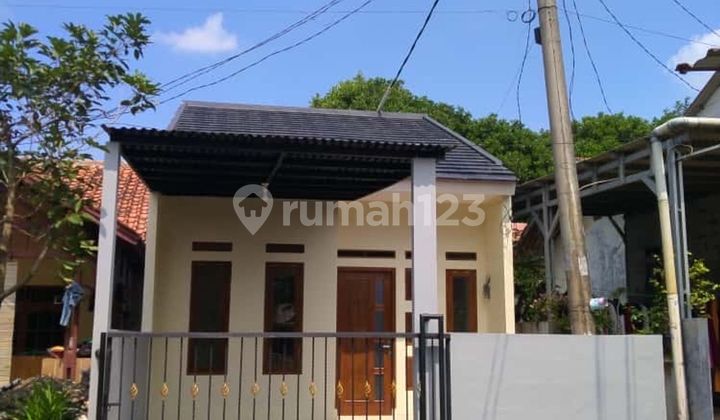 Rumah SHM Hadap Timur Dekat Living World Grand Wisata Bekasi J-39637 Rumah SHM Hadap Timur Dekat Living World Grand Wisata Bekasi J-39637