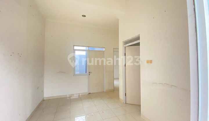 Ready-to-Occupy House Near BSD, 10 Minutes to Hermina Serpong Hospital, Eligible for Mortgage J32210