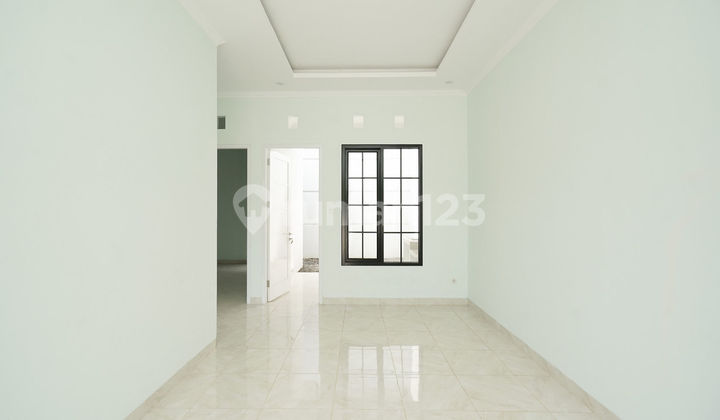 Rumah Strategis Dekat Mal Ciputra Cibubur Siap Huni Dibantu KPR J-37253 2