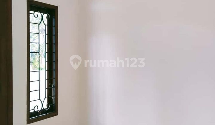 Rumah SHM Hadap Timur Dekat Living World Grand Wisata Bekasi J-39637 2