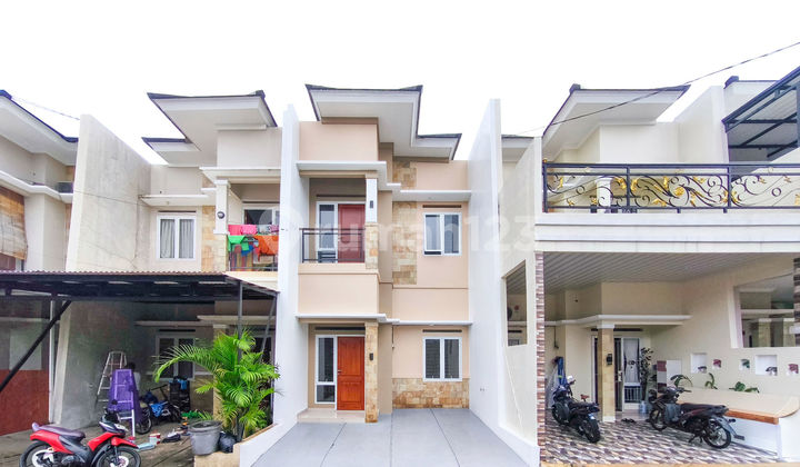 Rumah 2 Lt Hadap Selatan 10 Mnt ke Mall Paradise Walk Serpong J-39435 Rumah 2 Lt Hadap Selatan 10 Mnt ke Mall Paradise Walk Serpong J-39435