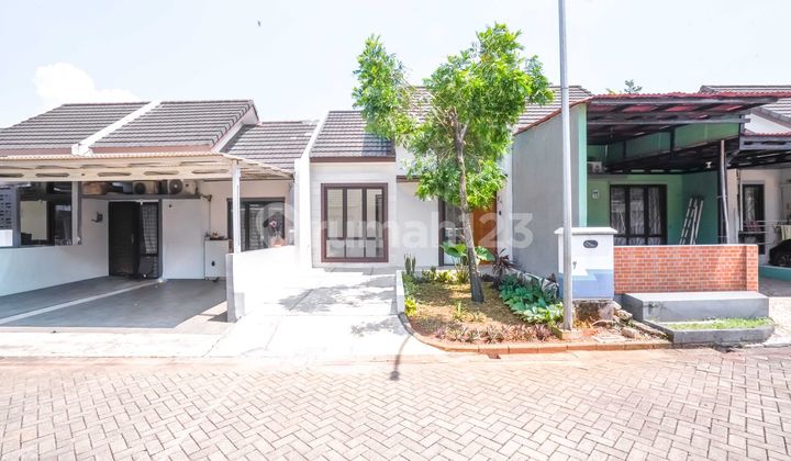 House 10 Minutes to Paradise Walk Serpong East Facing Ready for Mortgage J-48124 House 10 Minutes to Paradise Walk Serpong East Facing Ready for Mortgage J-48124