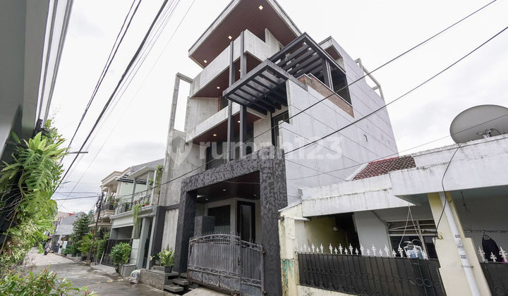 Rumah Luas 6 Kamar 10 Menit ke Stasiun Klender Baru Siap Huni J41529 Rumah Luas 6 Kamar 10 Menit ke Stasiun Klender Baru Siap Huni J41529