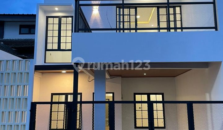 Rumah 2 Lantai 7 Menit ke Rsud Cibinong Bogor SHM Hadap Timur J39782