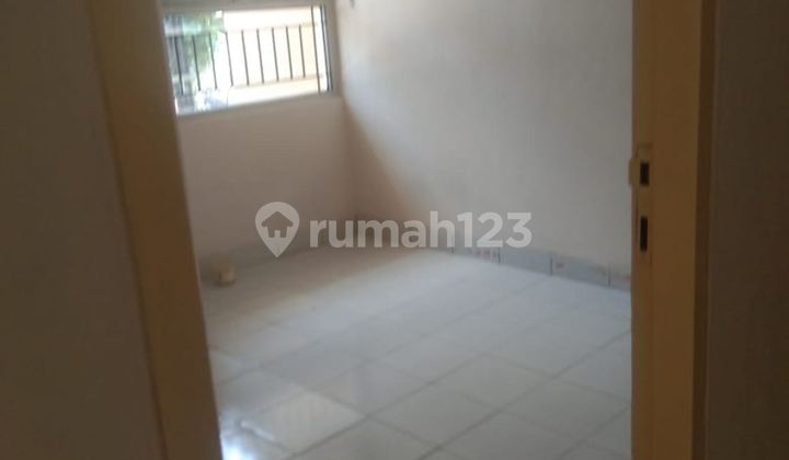 Rumah Hadap Timur 9 Menit ke Gerbang Tol BSD Barat 1 SHM J-36502 2