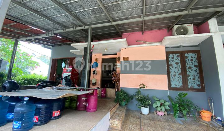 Rumah SHM Luas 12 Menit ke The Park Sawangan Siap Huni Dibantu KPR J-31275 Rumah SHM Luas 12 Menit ke The Park Sawangan Siap Huni Dibantu KPR J-31275