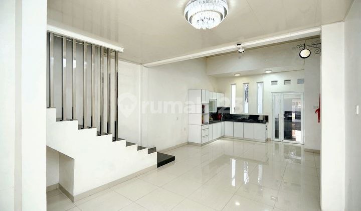 Rumah 1 Lt Terawat 13 menit ke Living World Grand Wisata Bisa KPR J18970 2