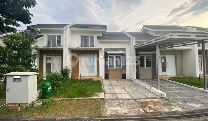 Ready-to-Occupy House Near BSD, 10 Minutes to Hermina Serpong Hospital, Eligible for Mortgage J32210