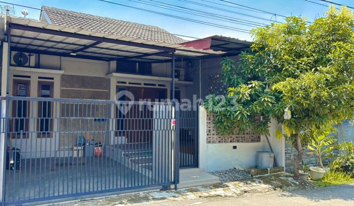 Minimalist 1-Story House 5 Minutes to Cilebut Station with KPR Assistance J38312 Minimalist 1-Story House 5 Minutes to Cilebut Station with KPR Assistance J38312