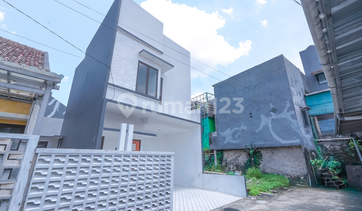 Rumah SHM 2 Lt Hadap Timur 6 Menit ke RS Citra Medika Depok J-38780 2