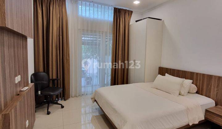 Rumah modern di lokasi super strategis bisa buat kantor.  7