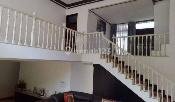 Dijual Rumah Bagus  di Jl. Budisari Kotamadya Bandung 2