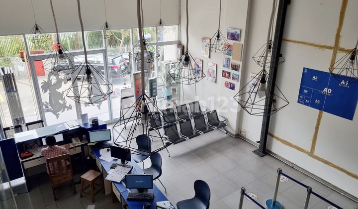 Strategic Commercial Building in Pluit